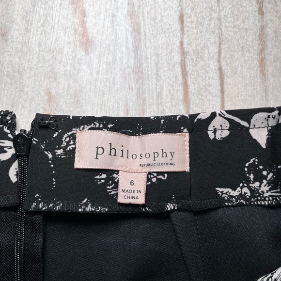 Philosophy NWOT pencil skirt black with white flowers size 6 - Picture 4 of 7